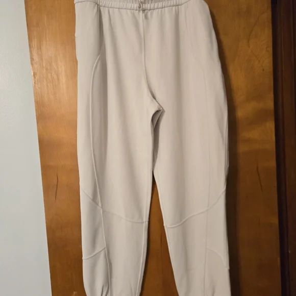 NWT Lululemon Brushed Softstreme Ribbed HR Jogger White Opal Size 14 - Picture 2 of 8